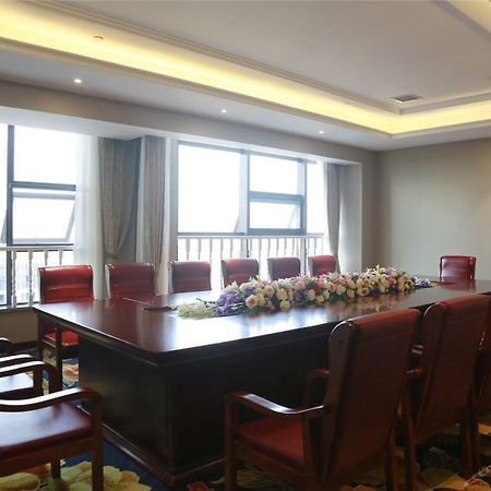 Xingzhou International Hotel 漢中市 エクステリア 写真